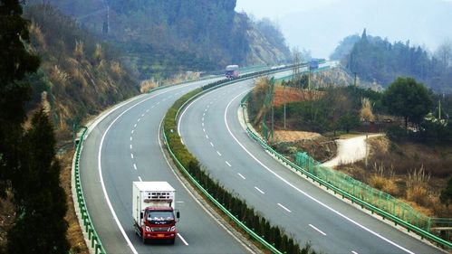 為何美國(guó)公路建設(shè)會(huì)埋入廢舊輪胎？環(huán)保隱憂還是創(chuàng)新之舉？